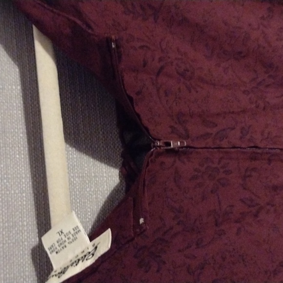 Eddie Bauer Burgundy Dress - Picture 6 of 8